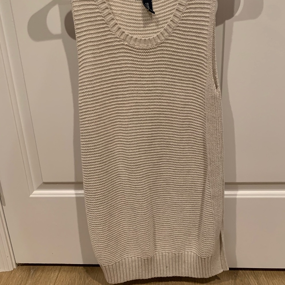 Super cute GAP sweater tank 🤗